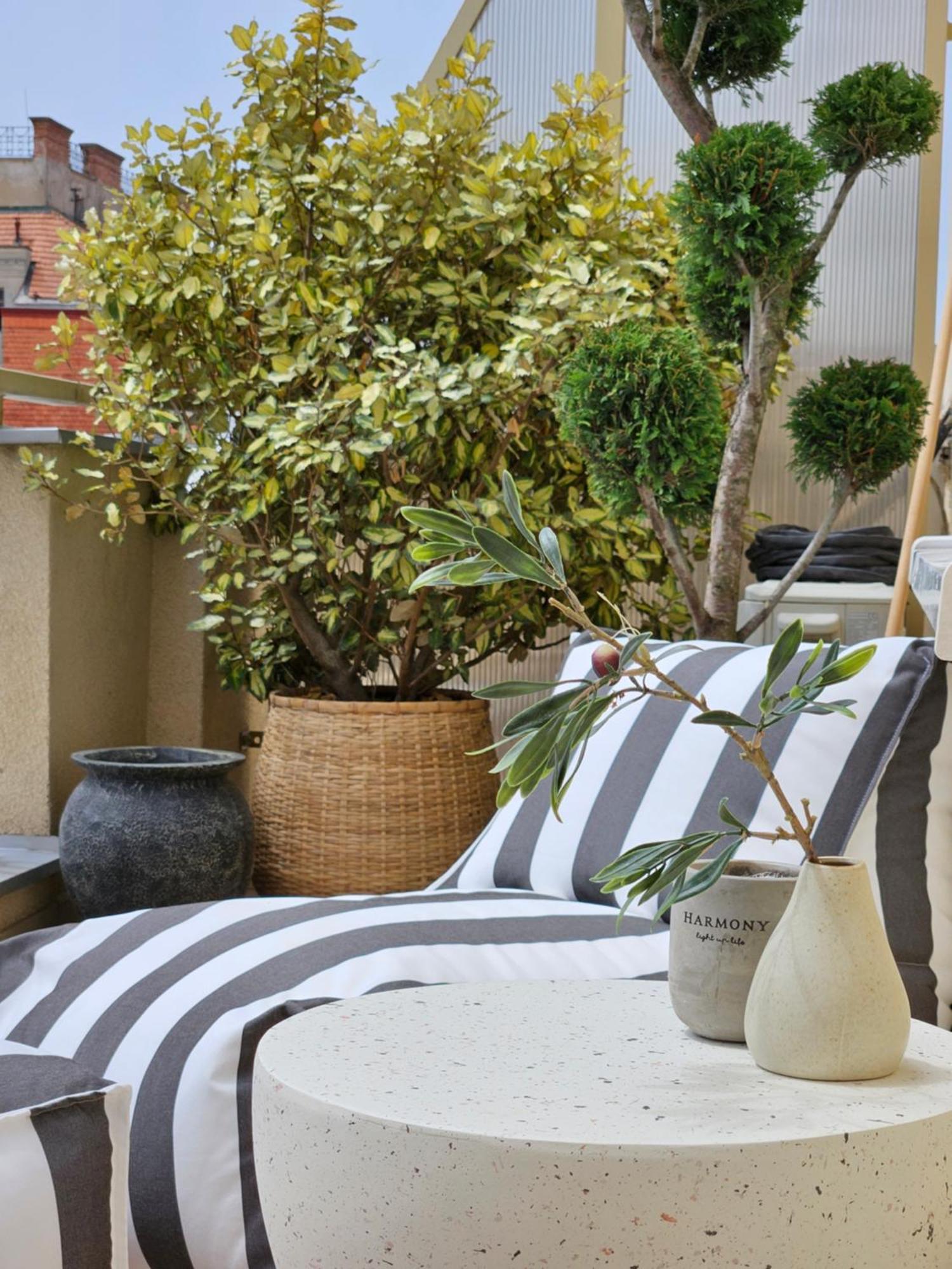 Apartment Terrace In Old Town - Castle & Cathedral View